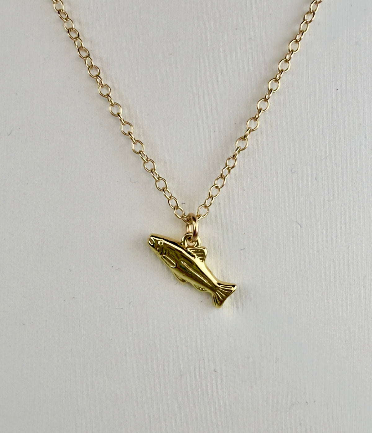 The Corine - Dainty Fish Charm Necklace
