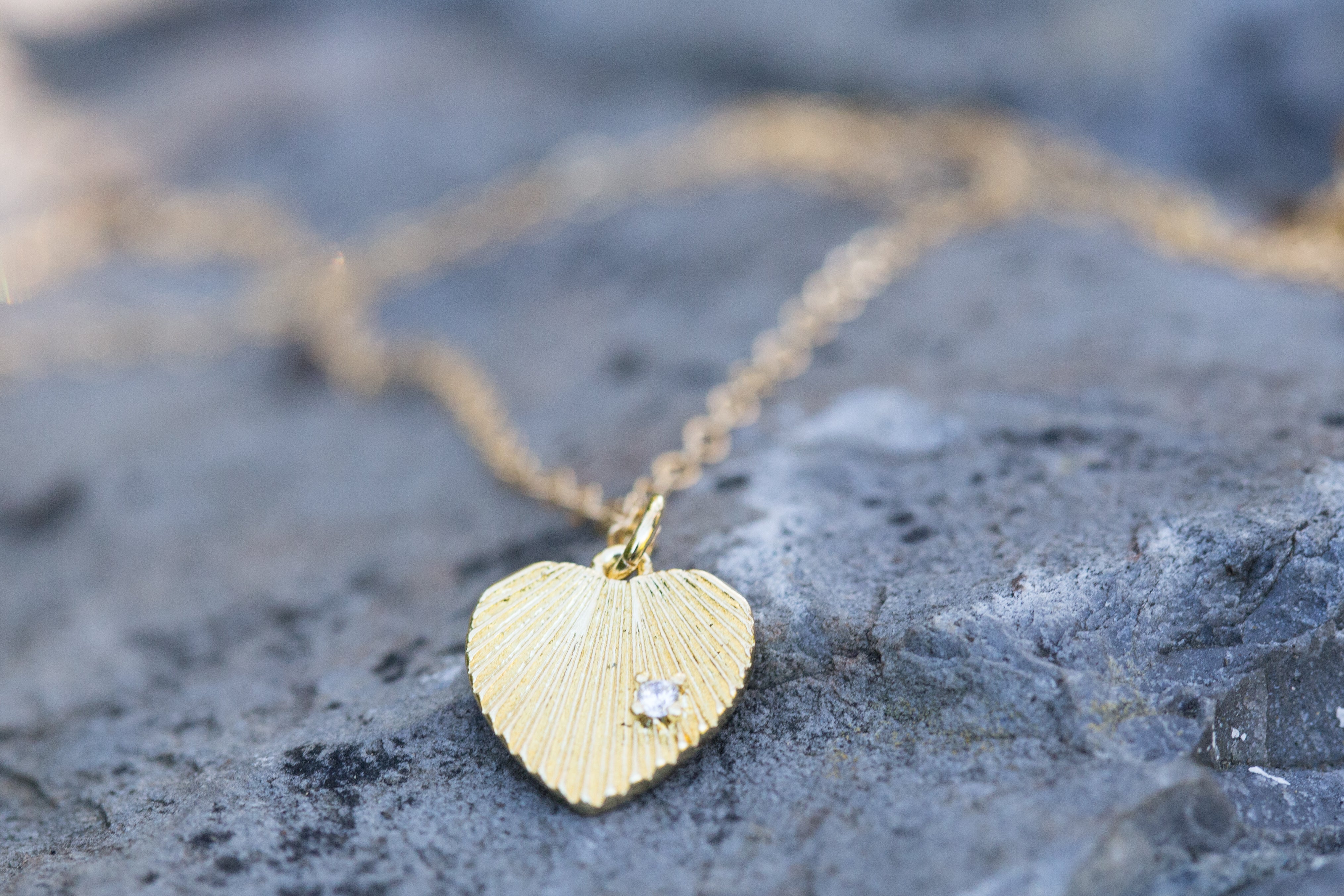 The Lee Lee - 14k Gold Sunburst Heart Necklace