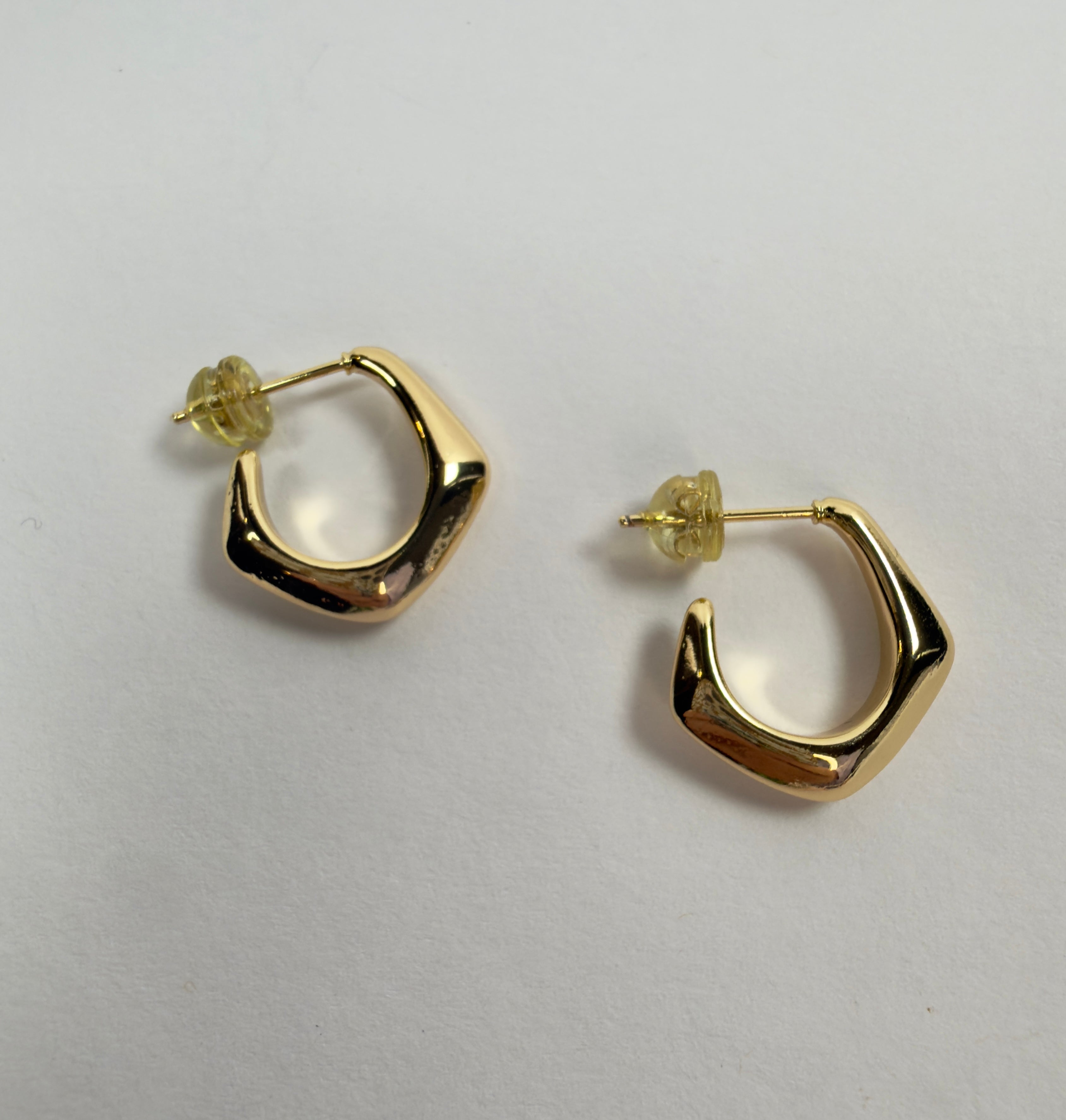 The Landry - Rounded Square Hoop Earrings